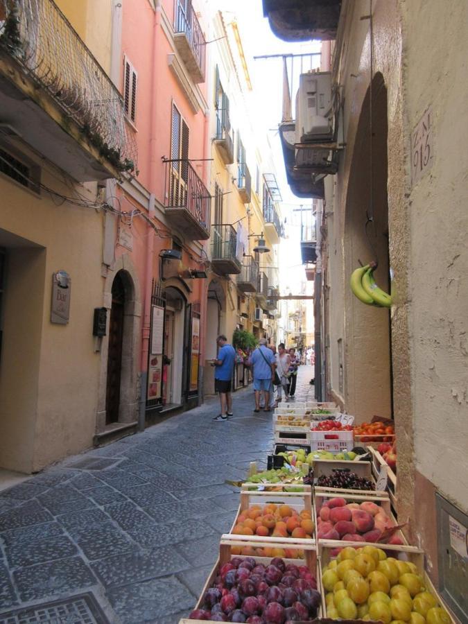 Brezza Di Mare Gaeta B&B Exterior foto